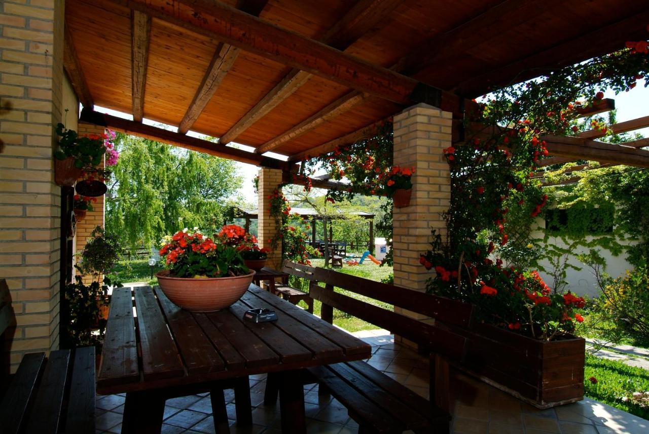 Agriturismo Il Portico Penne Bagian luar foto